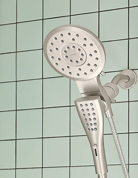 看到安装的淋浴喷头